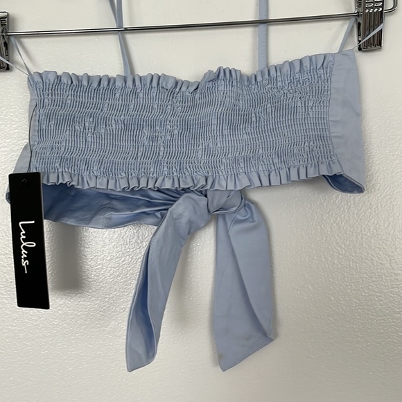 NWT🌺Lulu’s•St. Bart’s Tie Front Halter Crop Top - Picture 5 of 13